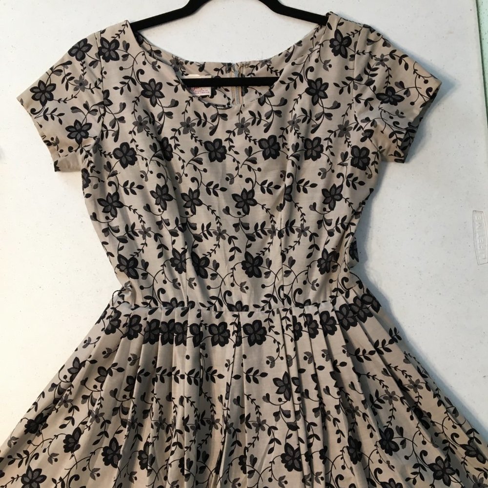 Vintage 50s Tan Floral Fit and Flare Party Dress Matching Belt Pleated Skirt VLV - Picture 15 of 16